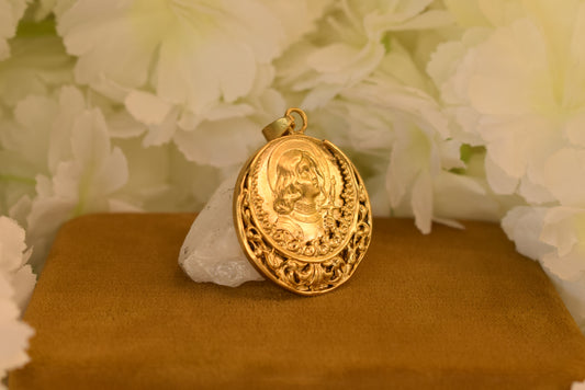 Antique Joan of Arc Medal – Gold Plated Bronze French Pendant – Circa 1900 – Openwork Jeanne d’Arc Medal