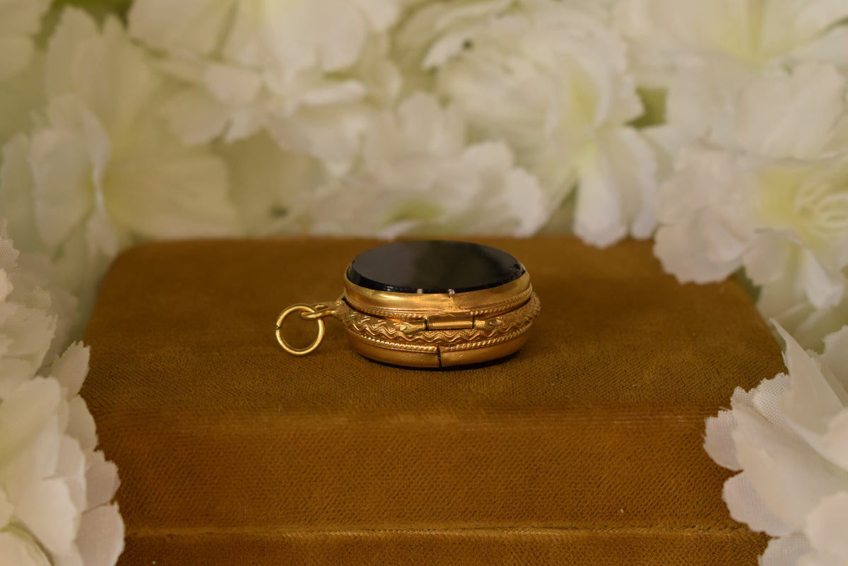 Antique 19th Century Black Onyx Locket – Gilt Brass Oval Photo Locket – Victorian Keepsake Pendant