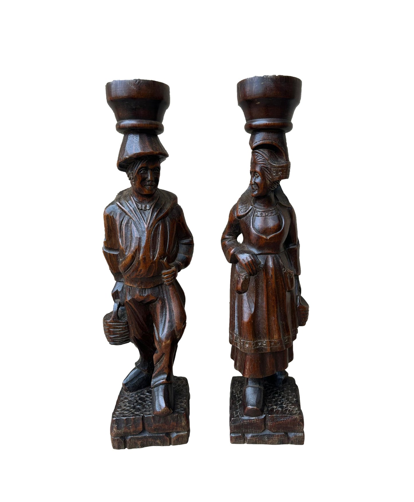 Breton wood sculptures, pair of decorative antique columns for a refined interior