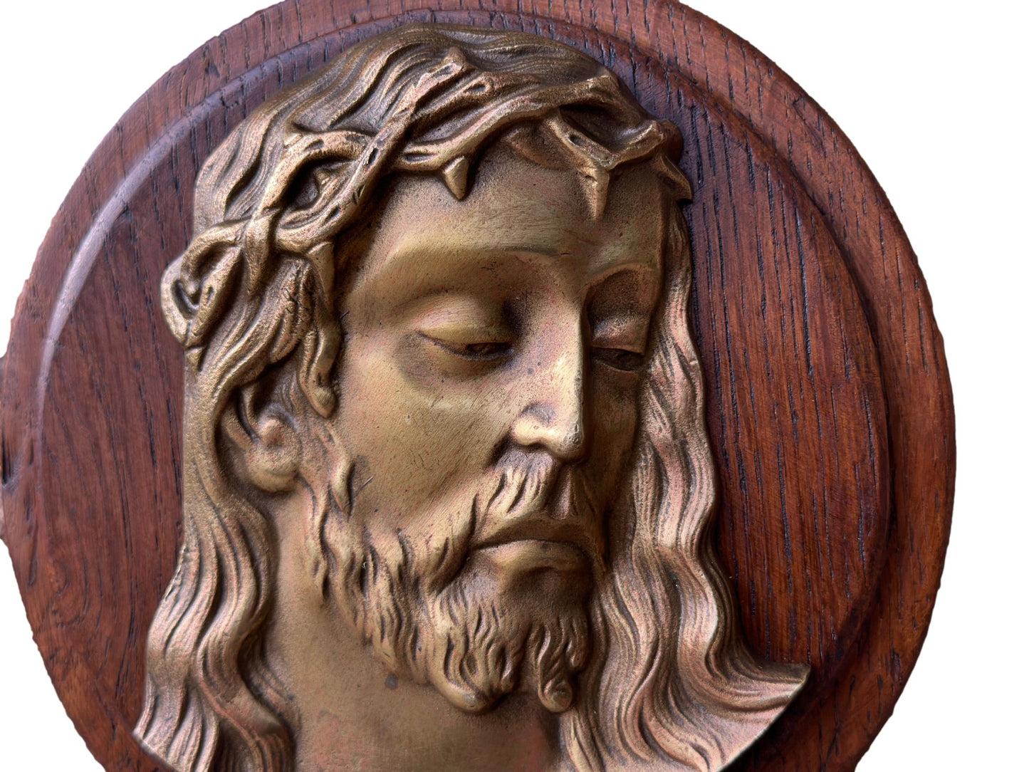 Front View – Stunning antique gilded bronze wall plaque featuring the Holy Face of Jesus Christ, with finely sculpted details.