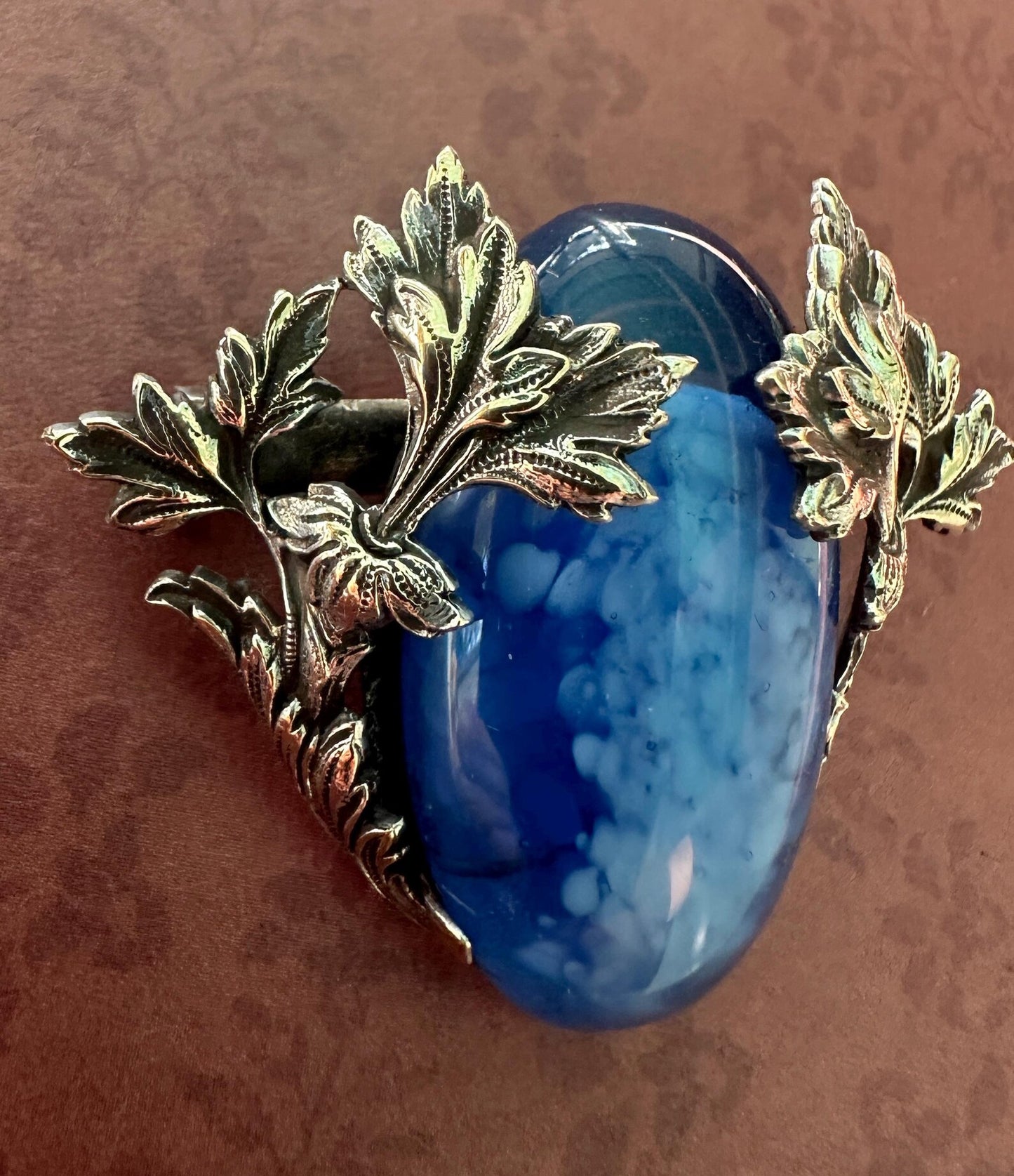 Antique Art Nouveau brooch in silver-plated metal with delicate pâte de verre details. A vintage, intricately designed jewelry piece, perfect for collectors and lovers of timeless elegance