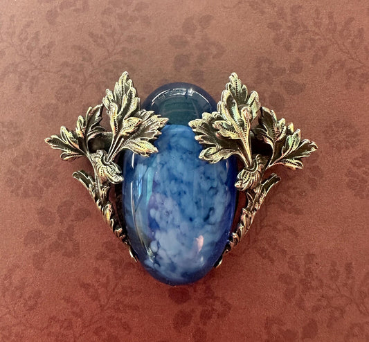 Antique Art Nouveau brooch in silver-plated metal with delicate pâte de verre details. A vintage, intricately designed jewelry piece, perfect for collectors and lovers of timeless elegance