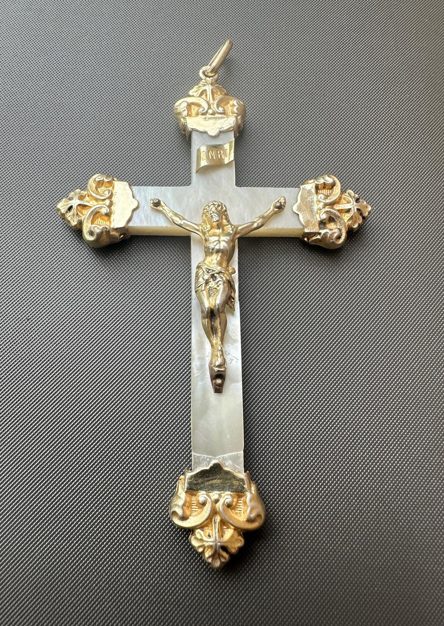 Antique French Crucifix in Vermeil & Mother-of-Pearl – 19th Century Religious Pendant – Fleur-de-Lys Details