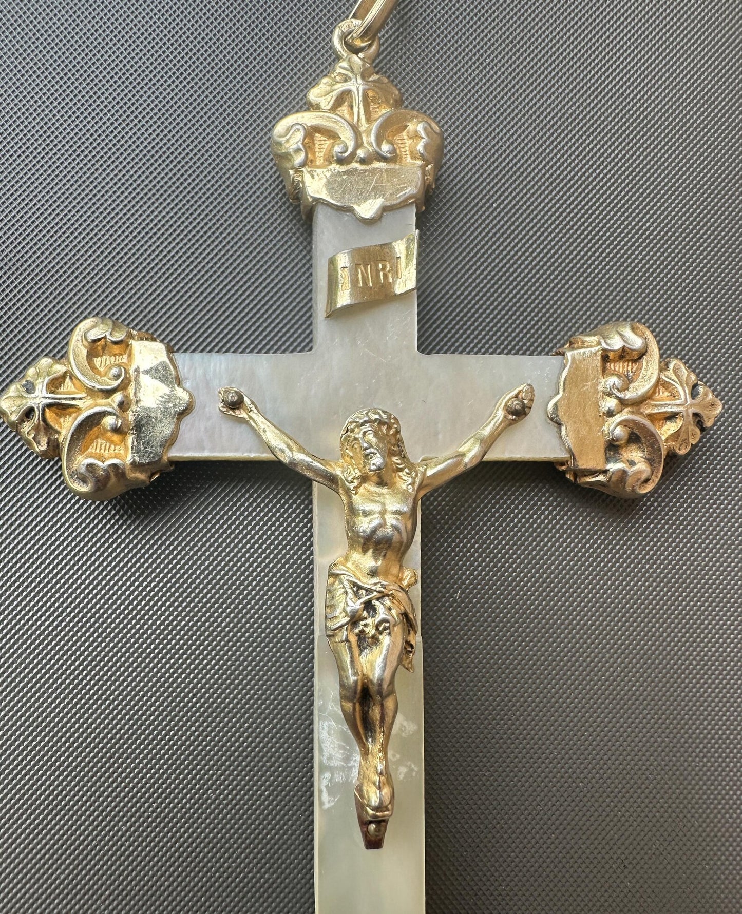 Antique French Crucifix in Vermeil & Mother-of-Pearl – 19th Century Religious Pendant – Fleur-de-Lys Details