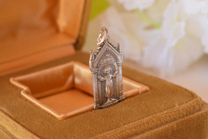 Antique French Silver Religious Medal 1913 – Christ Child & Agnus Dei Gothic Pendant, 800 Silver Communion Medal
