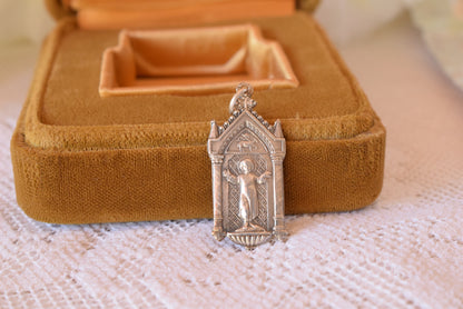Antique French Silver Religious Medal 1913 – Christ Child & Agnus Dei Gothic Pendant, 800 Silver Communion Medal