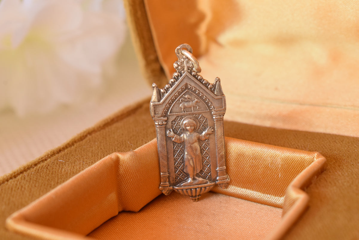 Antique French Silver Religious Medal 1913 – Christ Child & Agnus Dei Gothic Pendant, 800 Silver Communion Medal