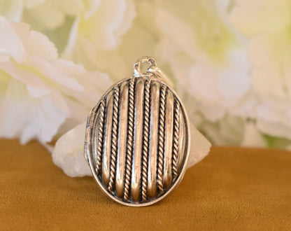 Antique 19th Century Sterling Silver Photo Locket – Oval Silver Pendant – Removable Glass – French Antique Jewelry