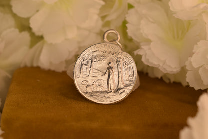 Antique French Joan of Arc Medal – Signed BARGAS – Silver-Plated Bronze – Late 19th / Early 20th Century