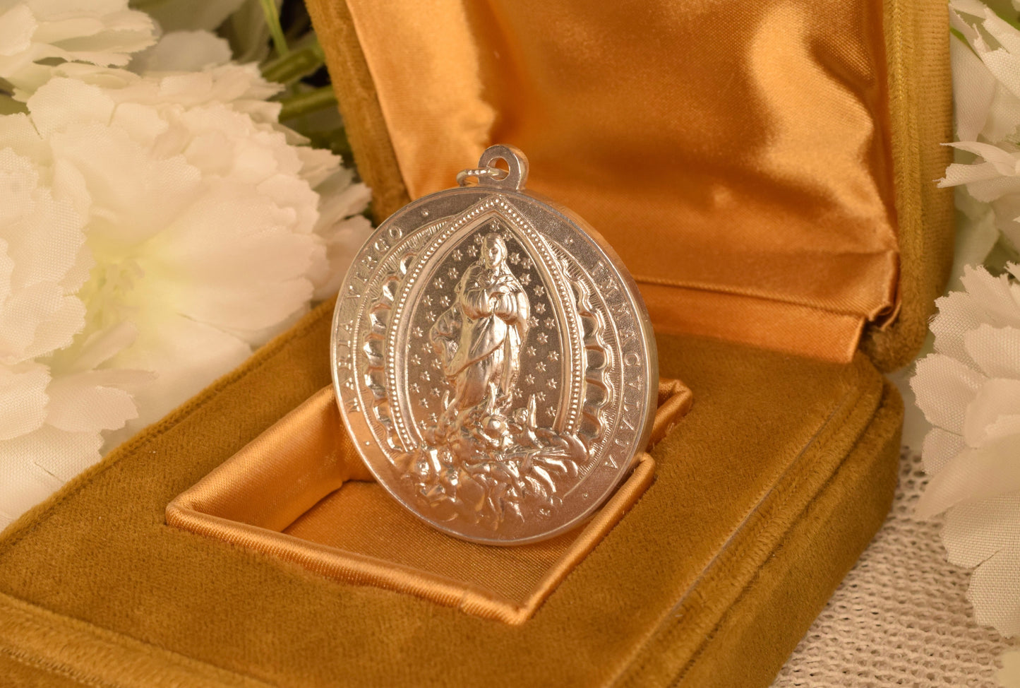 Antique Silvered Bronze Immaculate Virgin Mary Medal – Religious Pendant Gothic Revival Late 19th Early 20th Century – Maria Virgo Immaculata