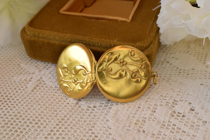Antique Art Nouveau Gold Filled Locket, Mistletoe Flower Repoussé Pendant, French Round Photo Locket 28mm
