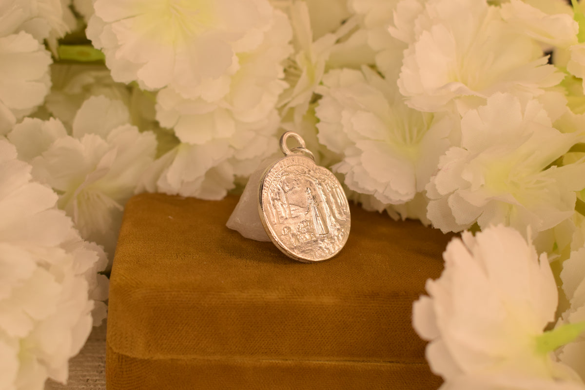 Antique French Joan of Arc Medal – Signed BARGAS – Silver-Plated Bronze – Late 19th / Early 20th Century