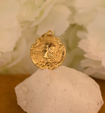 Antique Joan of Arc Medal Signed Becker – French FIX Gold Plated Pendant – Art Nouveau c.1900 – Jeanne d’Arc