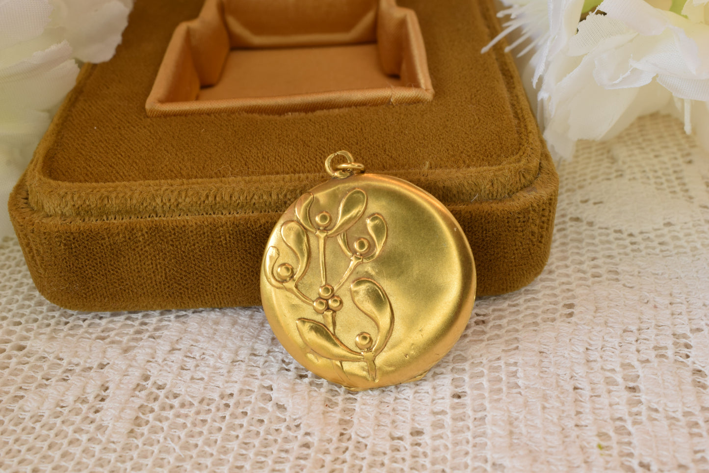 Antique Art Nouveau Gold Filled Locket, Mistletoe Flower Repoussé Pendant, French Round Photo Locket 28mm