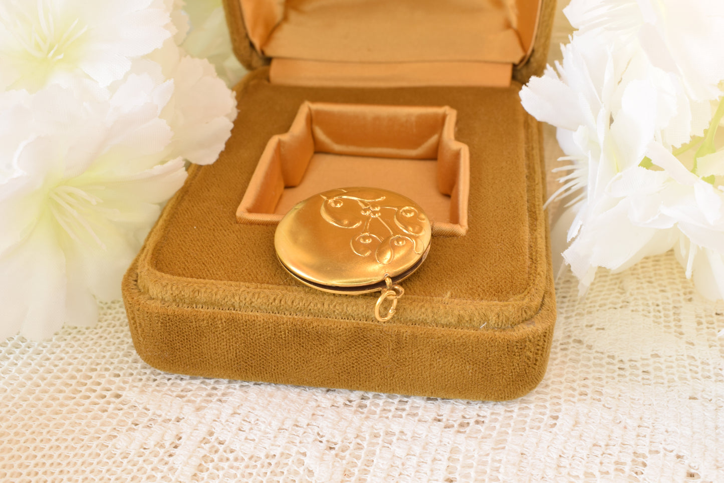 Antique Art Nouveau Gold Filled Locket, Mistletoe Flower Repoussé Pendant, French Round Photo Locket 28mm