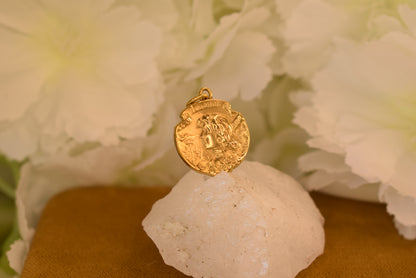 Antique Joan of Arc Medal Signed Becker – French FIX Gold Plated Pendant – Art Nouveau c.1900 – Jeanne d’Arc