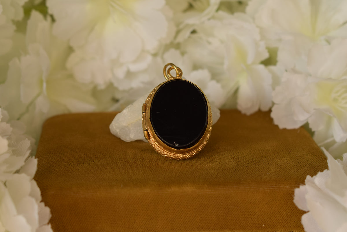 Antique 19th Century Black Onyx Locket – Gilt Brass Oval Photo Locket – Victorian Keepsake Pendant