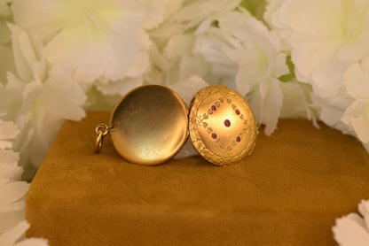 Antique Art Nouveau Photo Locket c.1900–1910 – Gold Plated – Ruby Red Stones