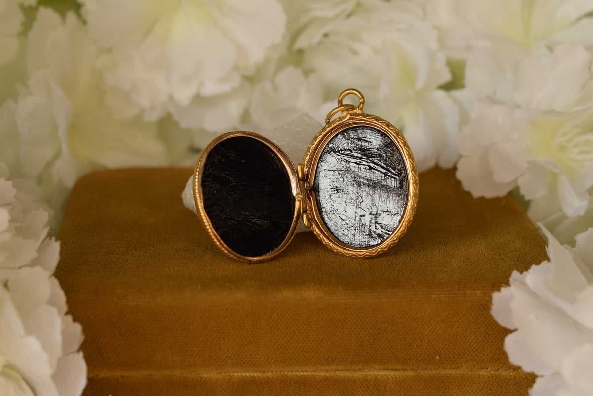 Antique 19th Century Black Onyx Locket – Gilt Brass Oval Photo Locket – Victorian Keepsake Pendant