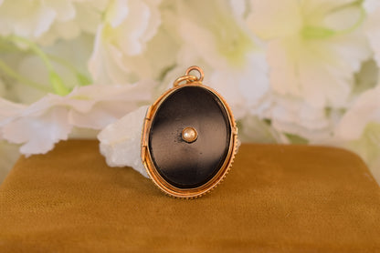 Antique 19th Century Black Onyx Pearl Locket – Gold Plated Brass Photo Locket – Victorian Keepsake Pendant