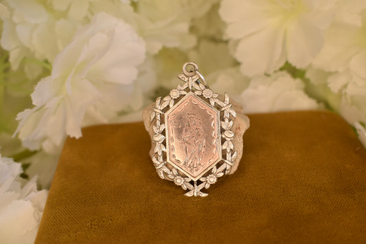 Large Antique Religious Medal in Solid Silver and Rose Gold Plate, Virgin and Child – Souvenir of Notre-Dame du Sacré-Cœur d'Issoudun – French Pendant, 19th/Early 20th Century
