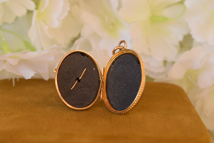 Antique 19th Century Black Onyx Pearl Locket – Gold Plated Brass Photo Locket – Victorian Keepsake Pendant