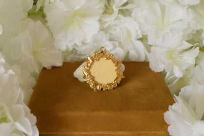 Antique Art Nouveau Photo Locket c.1900 – Gold Plated Brass – Ivy Leaf Design – Domed Glass & Bone Back – French Pendant