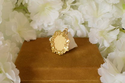 Antique Art Nouveau Photo Locket c.1900 – Gold Plated Brass – Ivy Leaf Design – Domed Glass & Bone Back – French Pendant