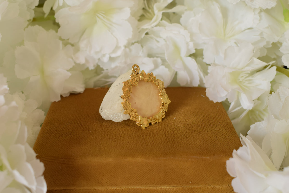 Antique Art Nouveau Photo Locket c.1900 – Gold Plated Brass – Ivy Leaf Design – Domed Glass & Bone Back – French Pendant