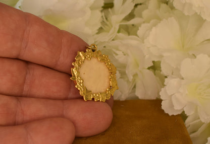 Antique Art Nouveau Photo Locket c.1900 – Gold Plated Brass – Ivy Leaf Design – Domed Glass & Bone Back – French Pendant