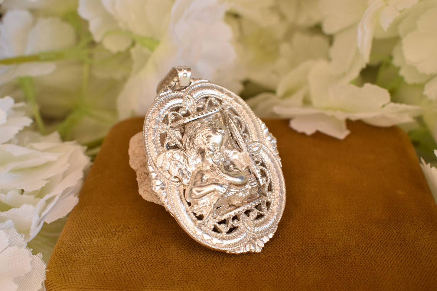 Cherub Angel Oval Medallion Pendant, Silver-Plated Metal, Openwork Filigree Baroque Renaissance Revival Style, Vintage Jewelry