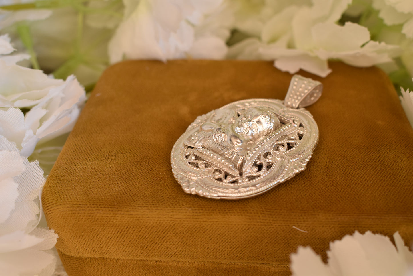 Cherub Angel Oval Medallion Pendant, Silver-Plated Metal, Openwork Filigree Baroque Renaissance Revival Style, Vintage Jewelry