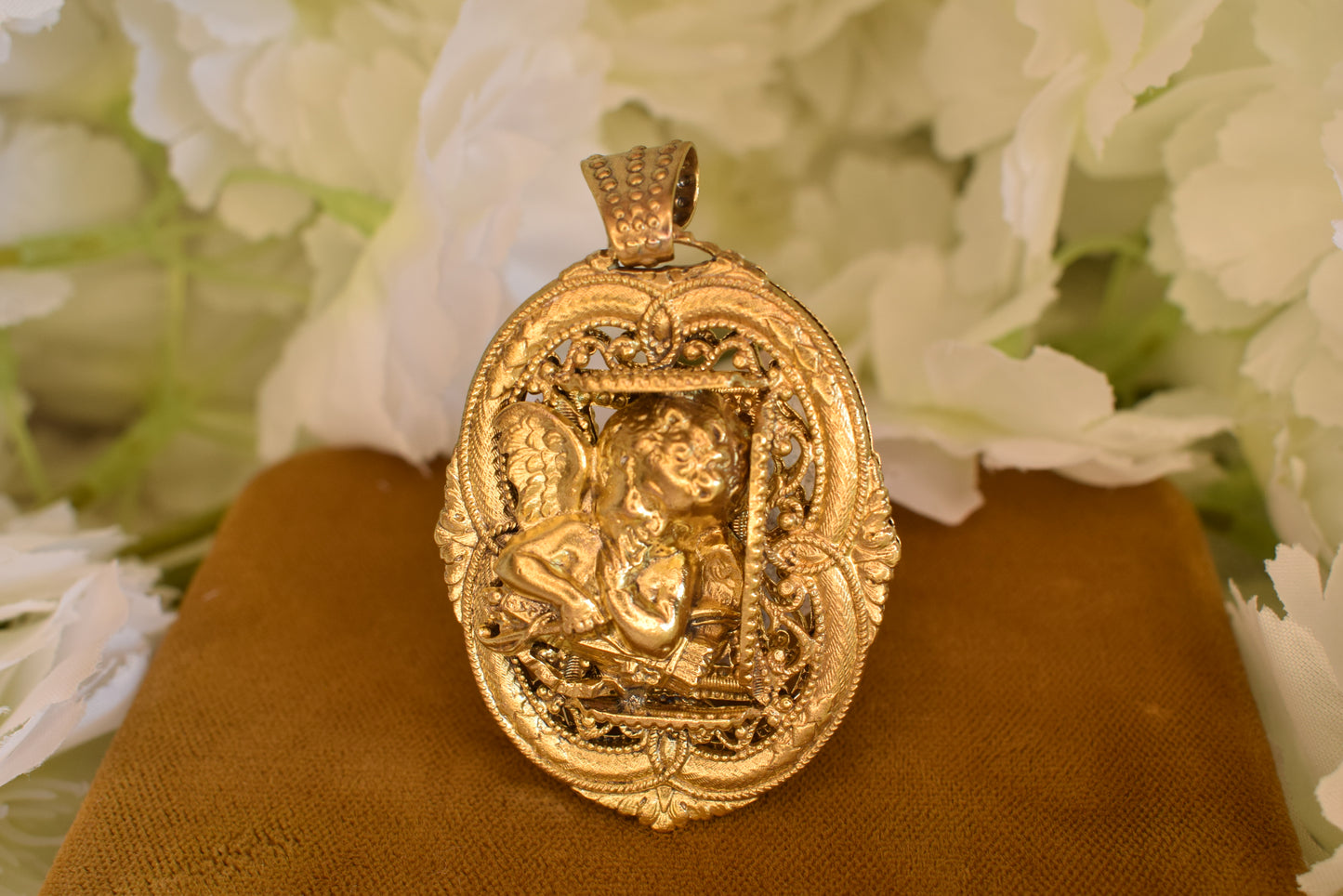 Cherub Angel Oval Medallion Pendant, Gold-Plated Metal, Openwork Filigree Baroque Renaissance Revival Style, Vintage Jewelry