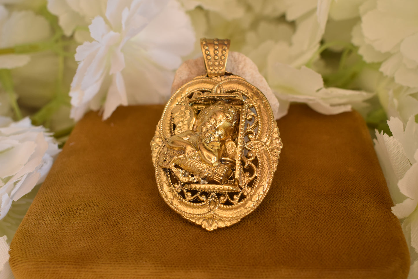 Cherub Angel Oval Medallion Pendant, Gold-Plated Metal, Openwork Filigree Baroque Renaissance Revival Style, Vintage Jewelry