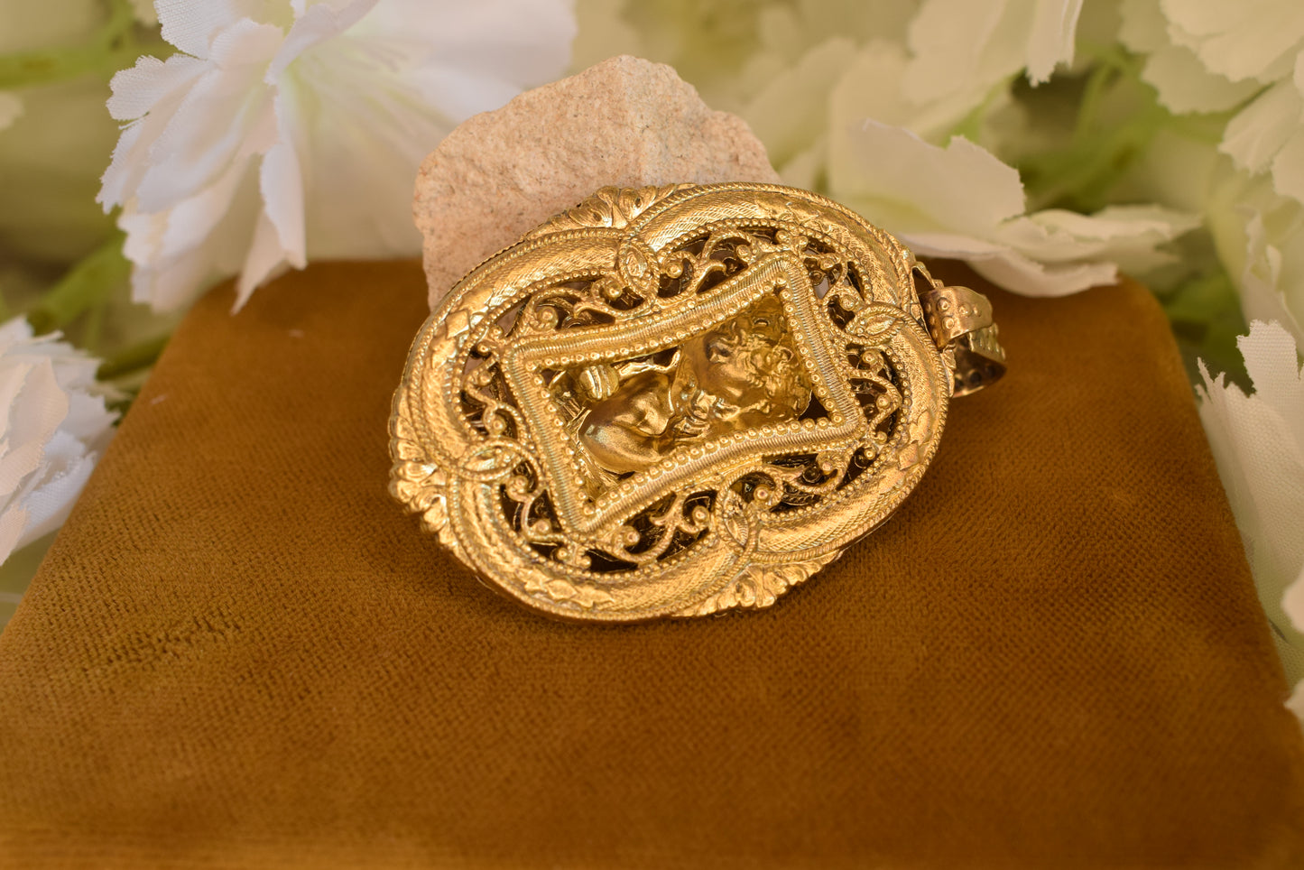 Cherub Angel Oval Medallion Pendant, Gold-Plated Metal, Openwork Filigree Baroque Renaissance Revival Style, Vintage Jewelry