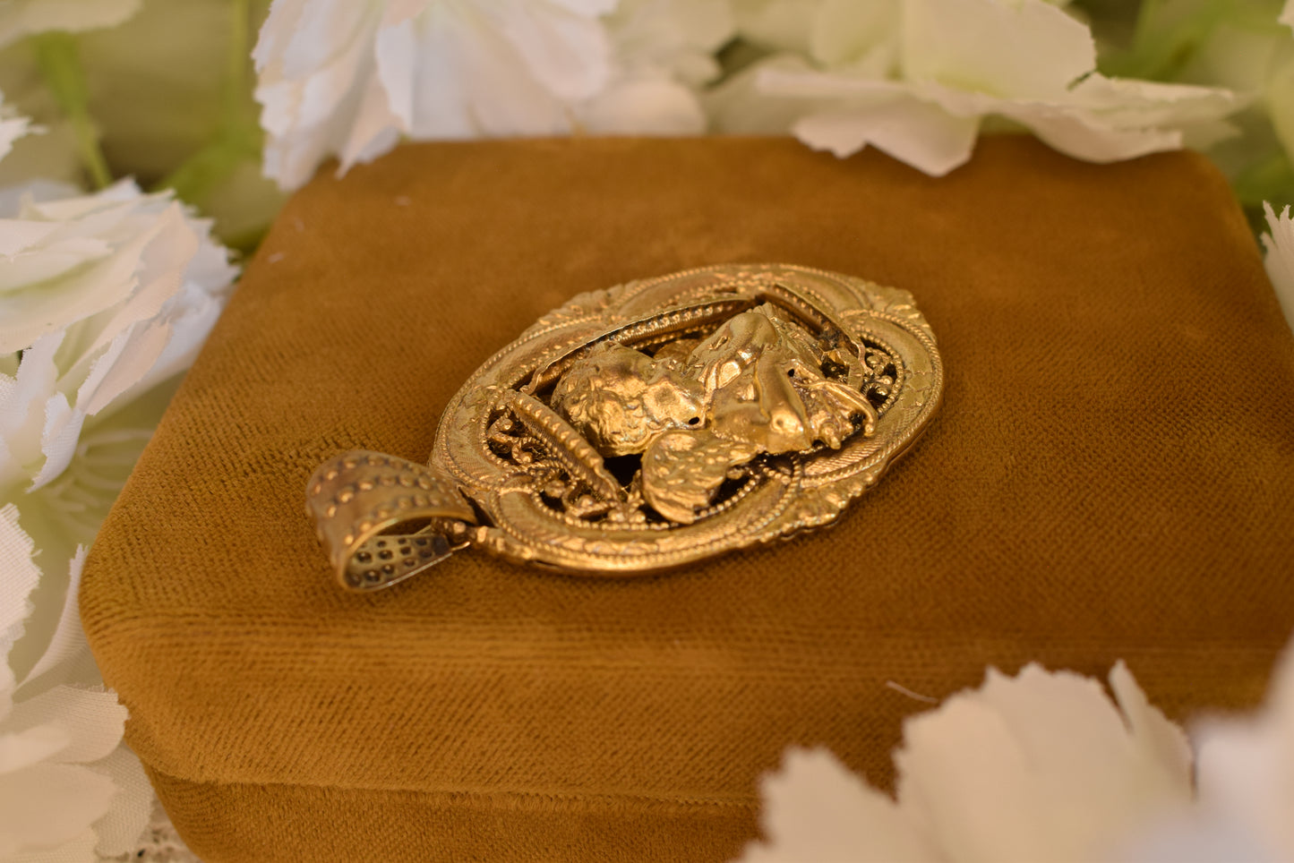 Cherub Angel Oval Medallion Pendant, Gold-Plated Metal, Openwork Filigree Baroque Renaissance Revival Style, Vintage Jewelry