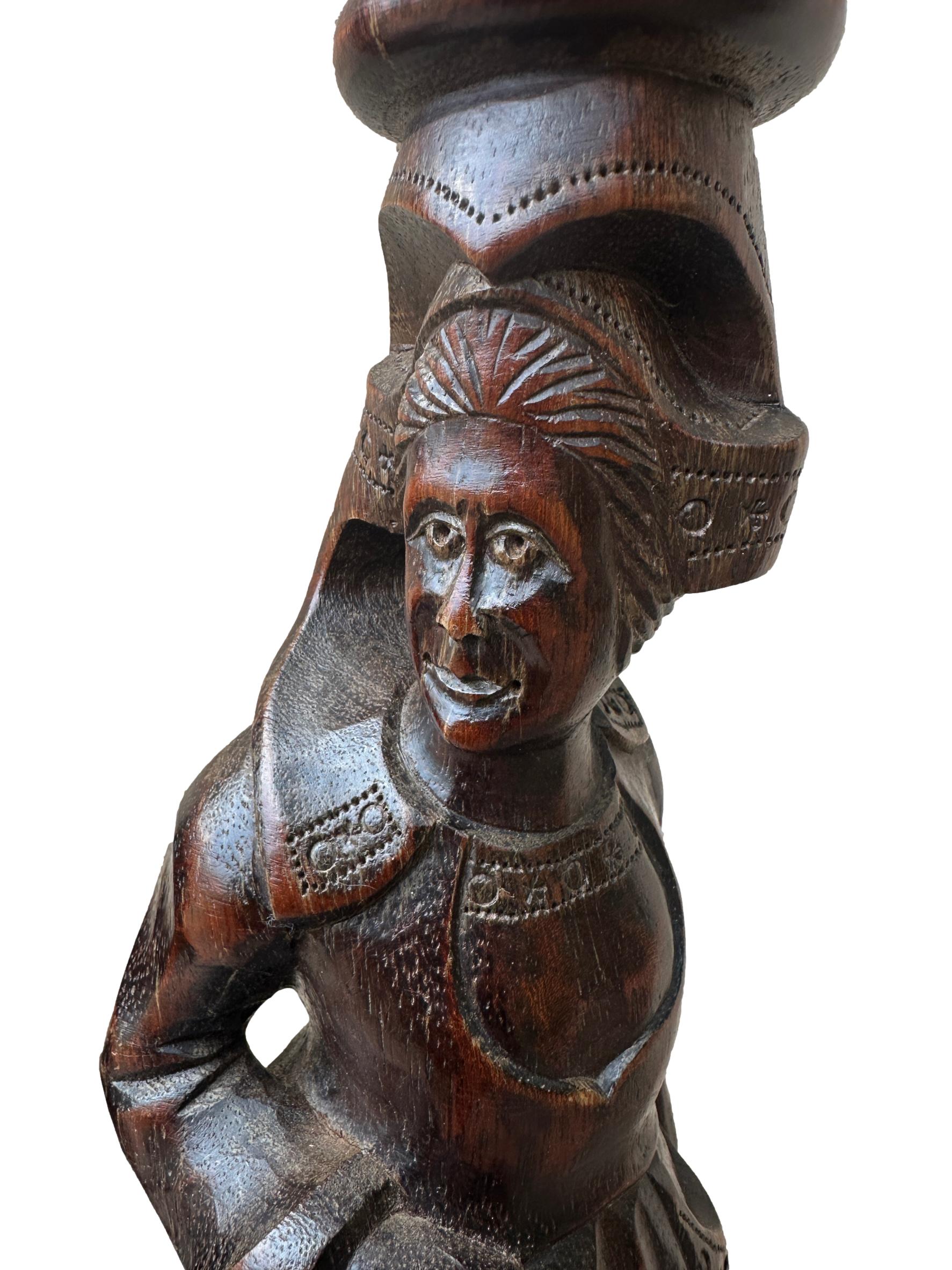 Breton wood sculptures, pair of decorative antique columns for a refined interior