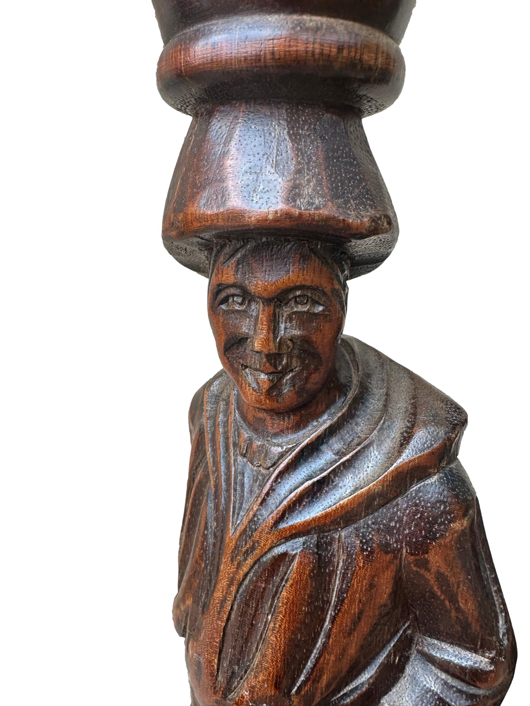 Breton wood sculptures, pair of decorative antique columns for a refined interior