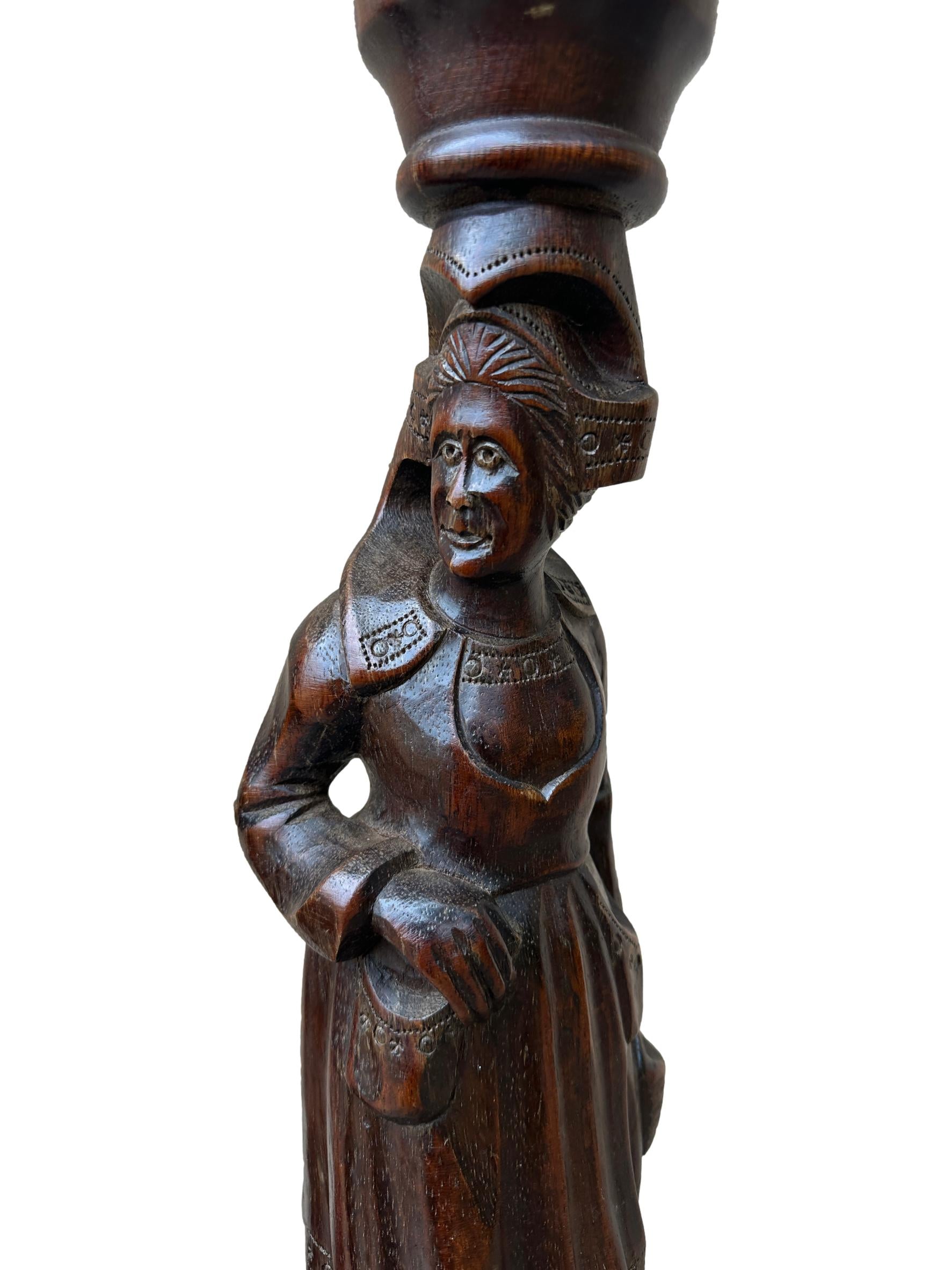 Breton wood sculptures, pair of decorative antique columns for a refined interior