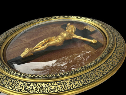 Exceptional Napoleon III Oval Religious Frame – Gold Leaf Christ & Original Domed Glass (c. 1880)