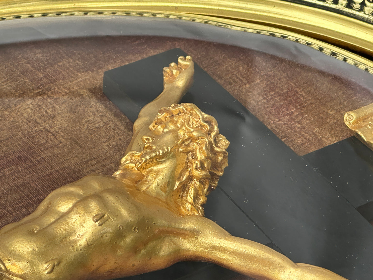 Exceptional Napoleon III Oval Religious Frame – Gold Leaf Christ & Original Domed Glass (c. 1880)
