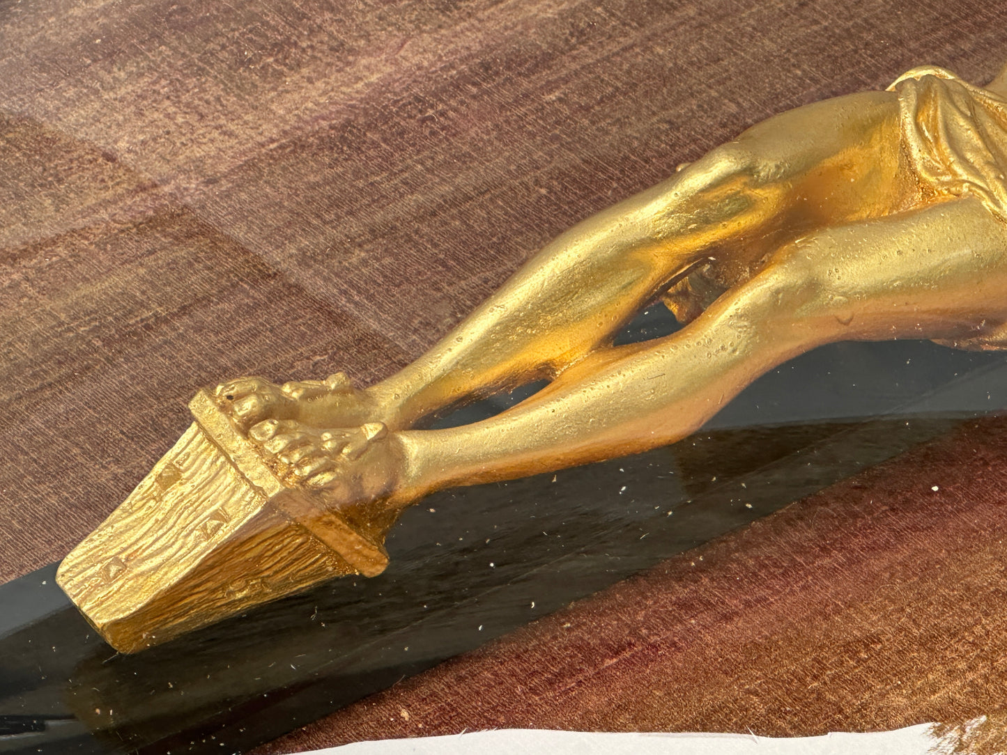 Exceptional Napoleon III Oval Religious Frame – Gold Leaf Christ & Original Domed Glass (c. 1880)