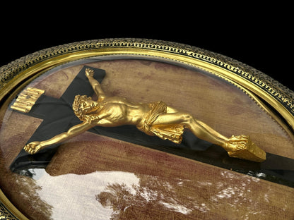 Exceptional Napoleon III Oval Religious Frame – Gold Leaf Christ & Original Domed Glass (c. 1880)