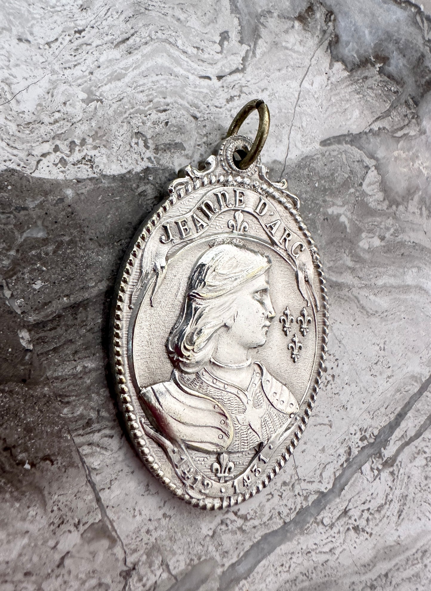 BEAUTIFUL silver-plated Saint Joan of Arc Pendant