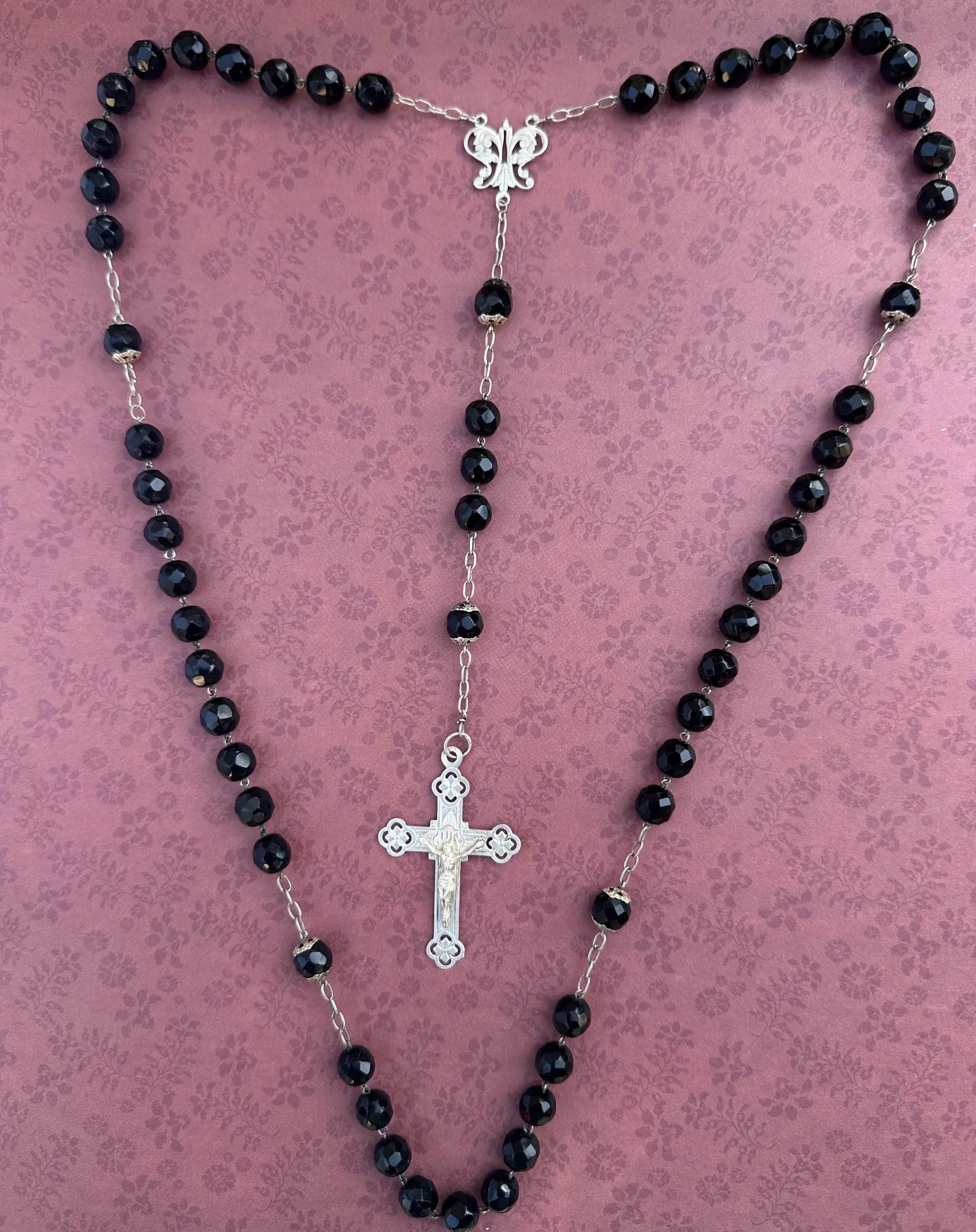 Rare antique French rosary in black pearls and sterling silver - Refined religious jewelry, ideal for prayer or a spiritual collection.