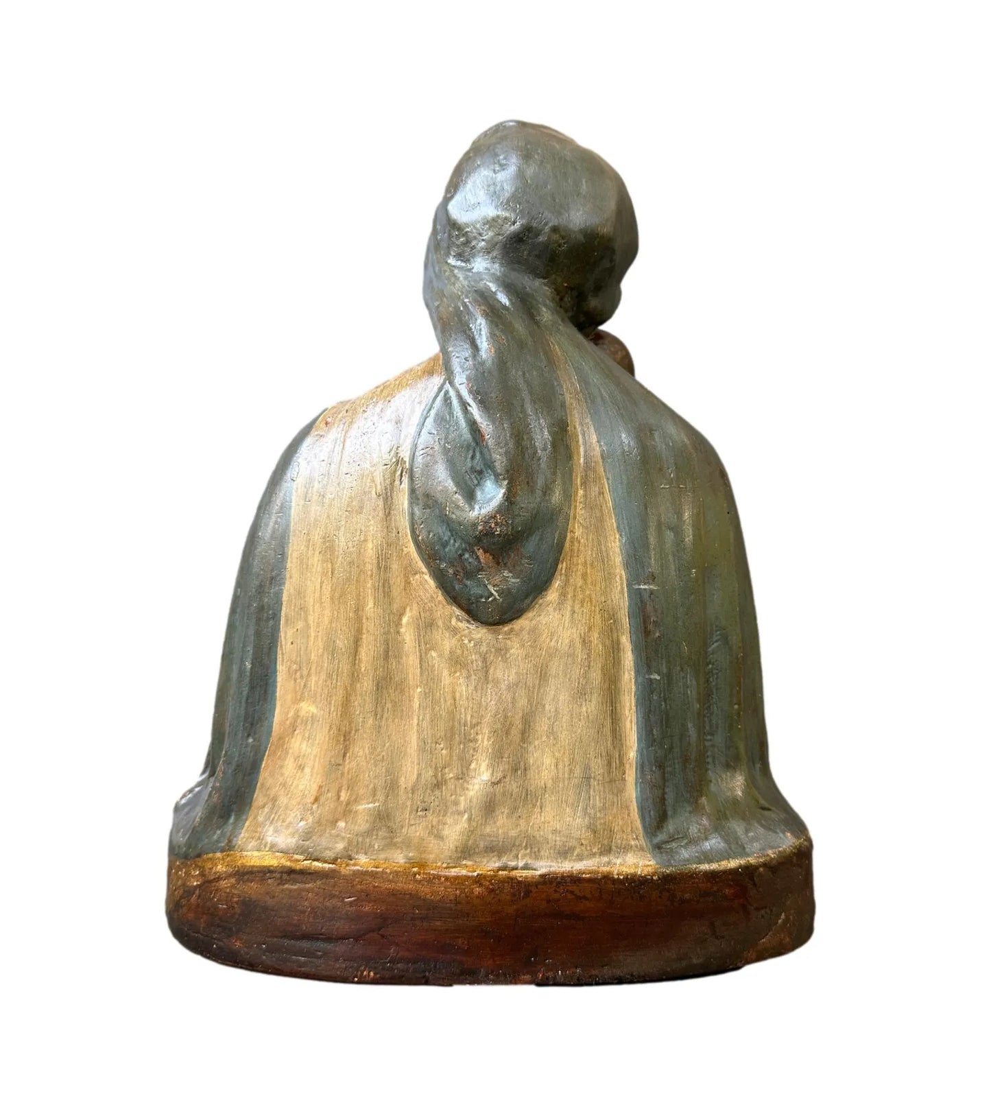 Religious sculpture in polychrome plaster depicting the Virgin and Child, dating from the early 1900s. A work of sacred art rich in detail and symbolism.